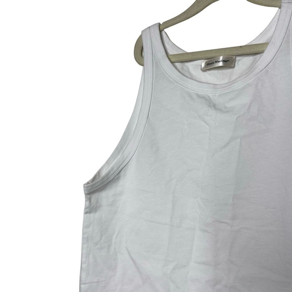 There was one luxury high quality white tank top sz XS - Picture 2 of 7